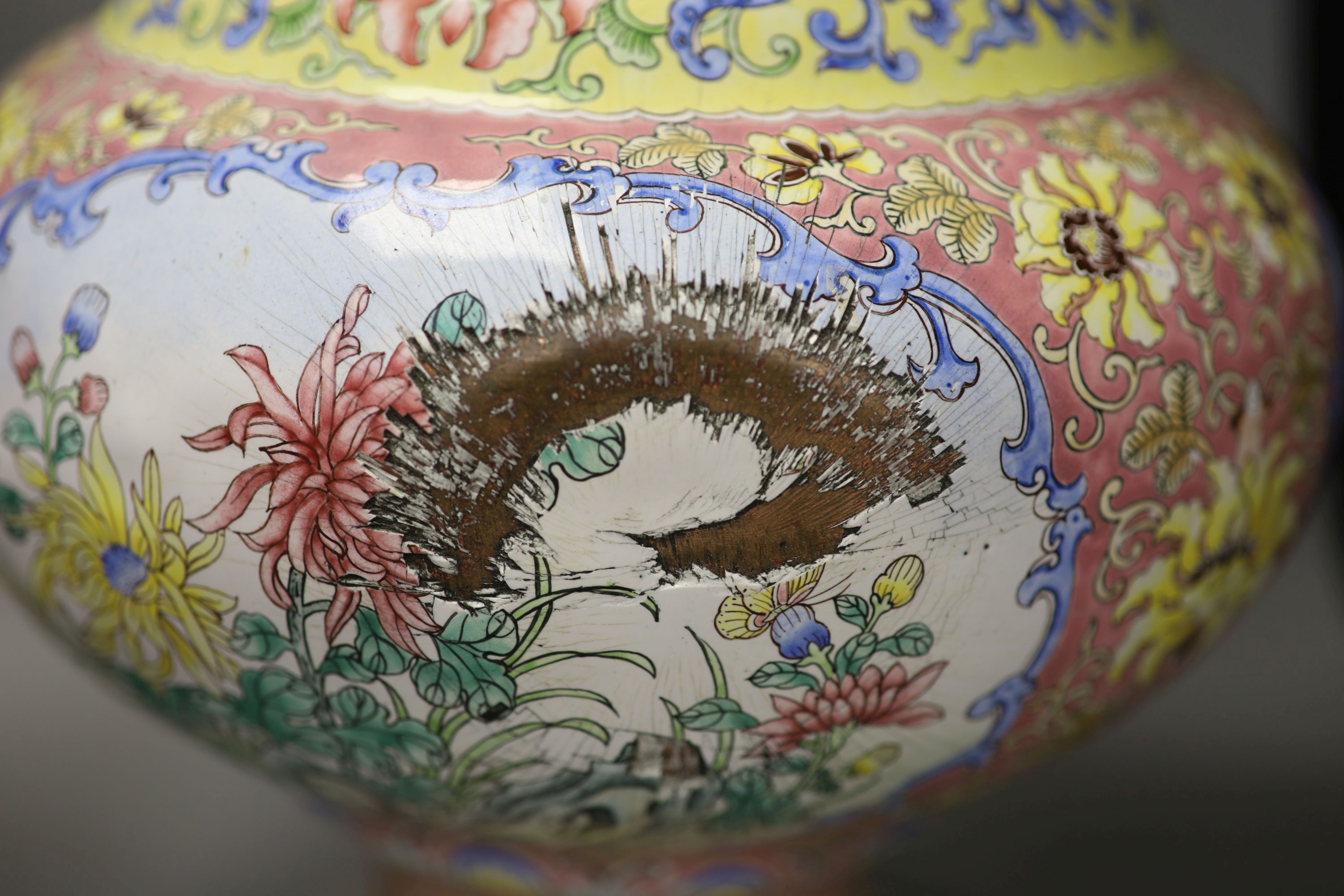 A pair of Chinese canton enamel vases, height 47cm